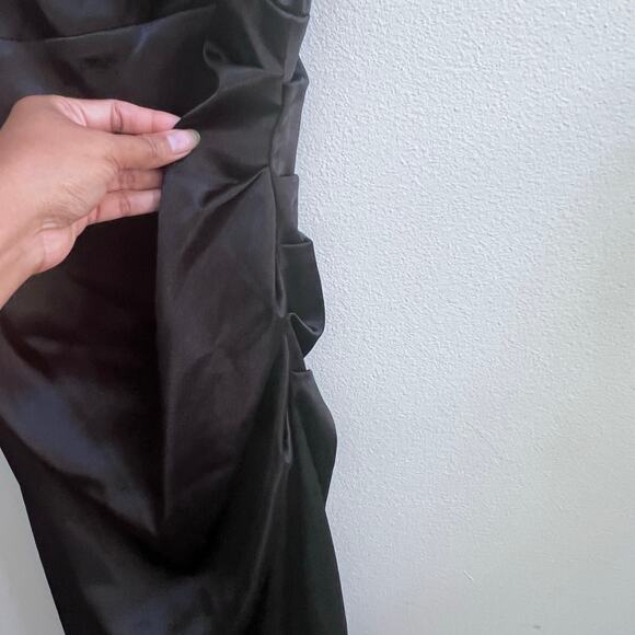 Women's London Times Black Satin Ruched Mini Cocktail Party Dress Size 10P - Picture 3 of 5